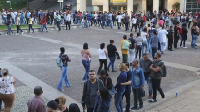Acepto cualquier cosa , la lucha contra el desempleo en Brasil