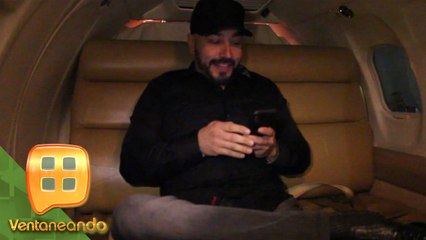 Lupillo Rivera hace de todo para complacer a su público, ¡hasta viajar en avión pese a su temor!