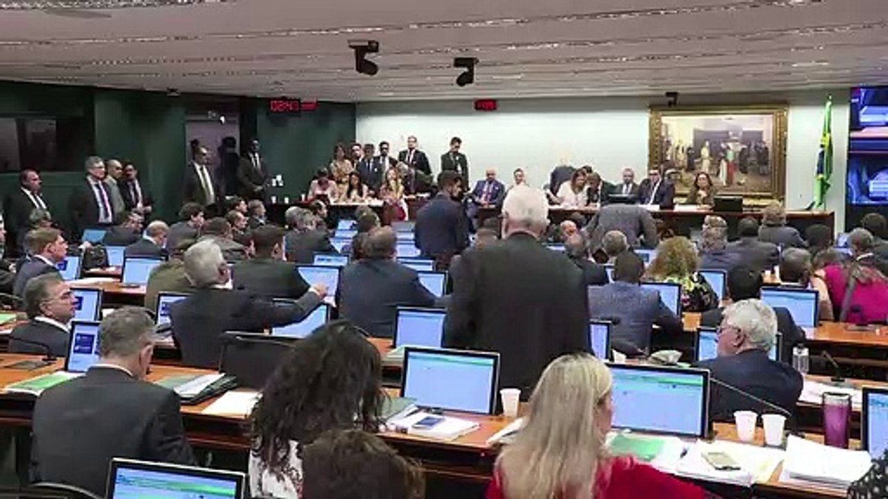 Polêmica entre parlamentares