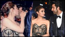 Ranbir Kapoor KISSES Alia Bhatt, PROPOSE Each Other At Filmfare Awards 2019