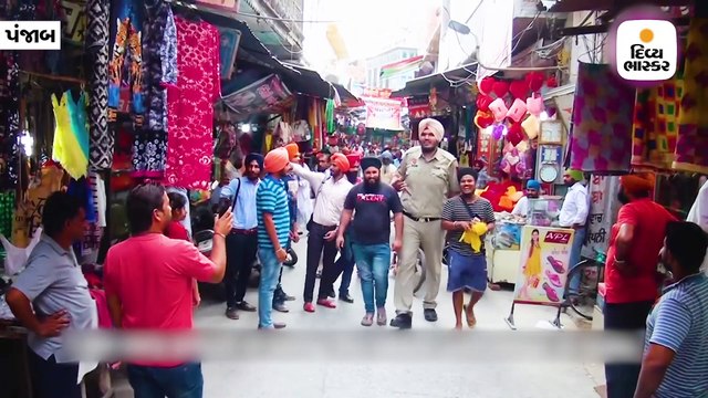 'કાનુન કે હાથ લંબે હોતે હૈ' આવું તમે વારંવાર સાંભળ્યું હશે, પણ લંબૂ પોલીસમેન ક્યારેય જોયો છે ?