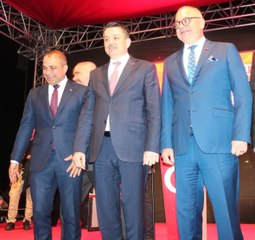 Bakan Pakdemirli, Türkiye'nin Yerli Üretim Elektrikli Traktörünü Tanıttı