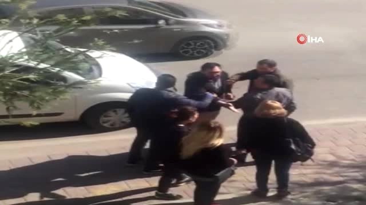 Yol Verme Kavgasında Kadın Sürücüye Biber Gazıyla Böyle Saldırdı