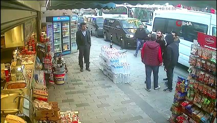 Taksim'de değnekçi dehşeti kamerada