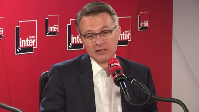Dominique Schelcher, PDG de Système U : Remplacer nos coton-tiges, par du carton ou du papier, c'est 90 tonnes de plastique en moins. À terme il y aura plus de carton, plus de vrac