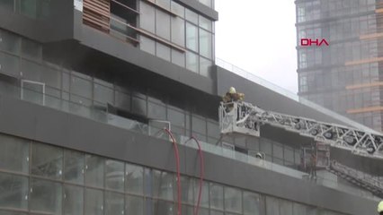 Fikirtepe'de 25 Katlı Binada Yangın