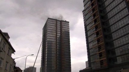 Fikirtepe'de 24 Katlı Binada Yangın Çıktı