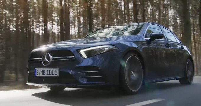 VÍDEO: Éramos pocos y llegó el Mercedes-AMG A 35 Sedán, ¡en movimiento!