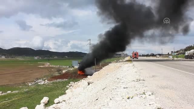 Otomobil Uçuruma Yuvarlandı: 4 Yaralı