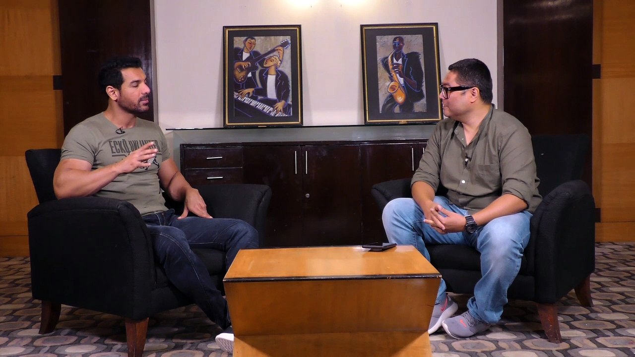 JOHN ABRAHAM: ON  RAW AND WAR