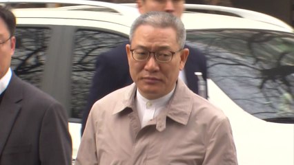 '채용비리' KT 前 사장 구속..."9명 특혜" / YTN