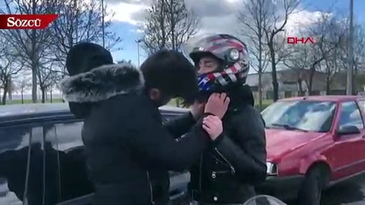 Kız arkadaşını korkutan motorcunun ehliyetine e...
