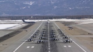 22 F-22 Raptors Perform “Elephant Walk
