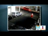 Sujeto roba batería de camioneta estacionada en Ecatepec todo tranquilo | Noticias con Zea