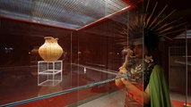 Le opere d'arte saccheggiate dall'Isis recuperate e esposte in un museo
