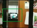 Lo cachan viendo porno en el juzgado | Qué Importa