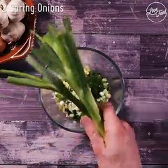 This Garlic Cheeseboat is a game changer!