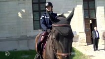 Les gendarmes à cheval veillent sur Chambord