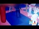Entrenador de artes marciales patea a niño como castigo | Noticias con Zea