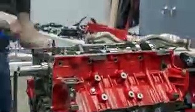 840-hp Dodge Demon Hemi V-8 engine build time-lapse