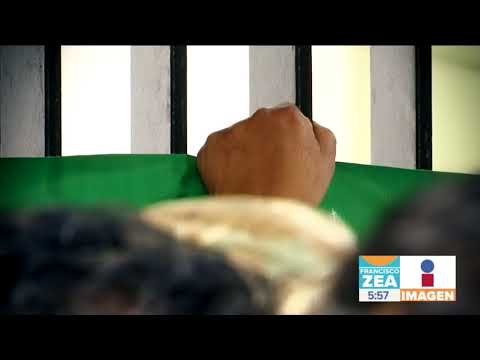 Al grito de no a la Reforma Educativa , maestros bloquean la entrada de San Lázaro