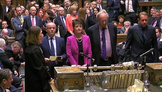 MPs formally vote to delay Brexit