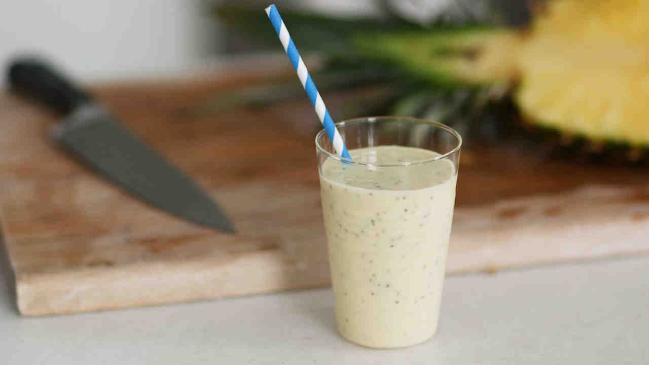 Pineapple-Coconut Chia Smoothie