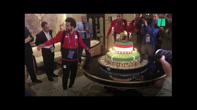 Coupe du Monde 2018: Mohamed Salah eu droit à un gâteau de 100 kg pour fêter ses 26 ans