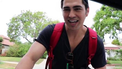 SERENADING STRANGERS IN THEIR CARS!! (SURPRISE)