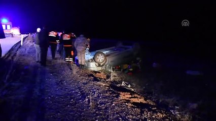 Ağrı'da Otomobil Şarampole Devrildi: 5 Yaralı