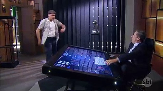 Durval invade O11E e briga com Roger | As Aventuras de Poliana