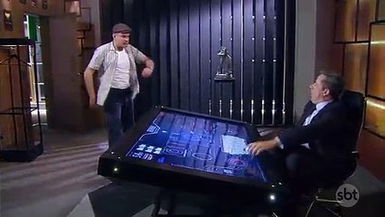 Durval invade O11E e briga com Roger | As Aventuras de Poliana