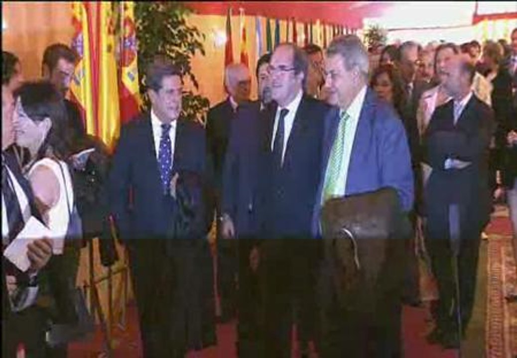 Llegan al Congreso los invitados al Día de la Constitución