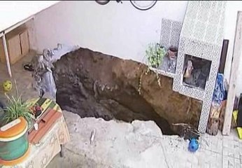 El socavón en una casa de Algezares se hace más grande