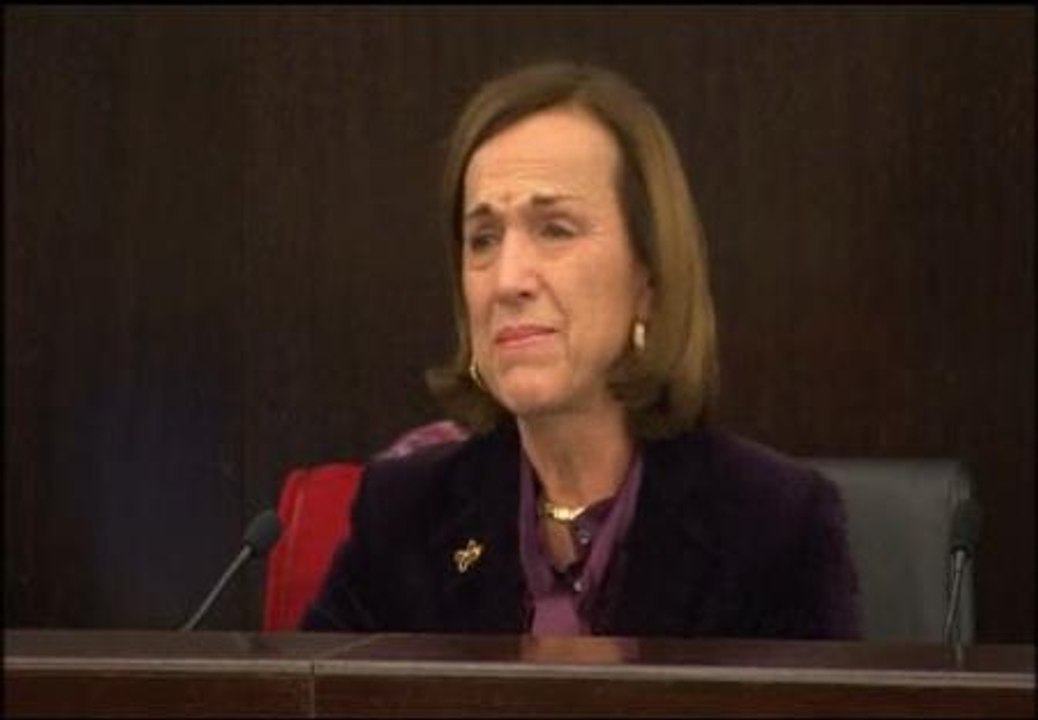 La ministra italiana de Trabajo anuncia los ajustes entre lágrimas