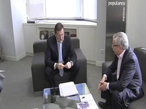 Rajoy se reúne con los sindicatos y empresarios