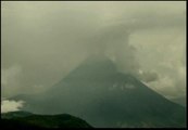 Un volcán entra en Erupción en Ecuador