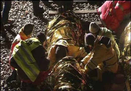 Los ecologistas detienen durante varias horas al tren con residuos nucleares