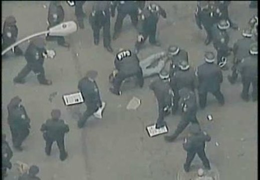 Los indignados vuelven a marchar hacia Wall Street