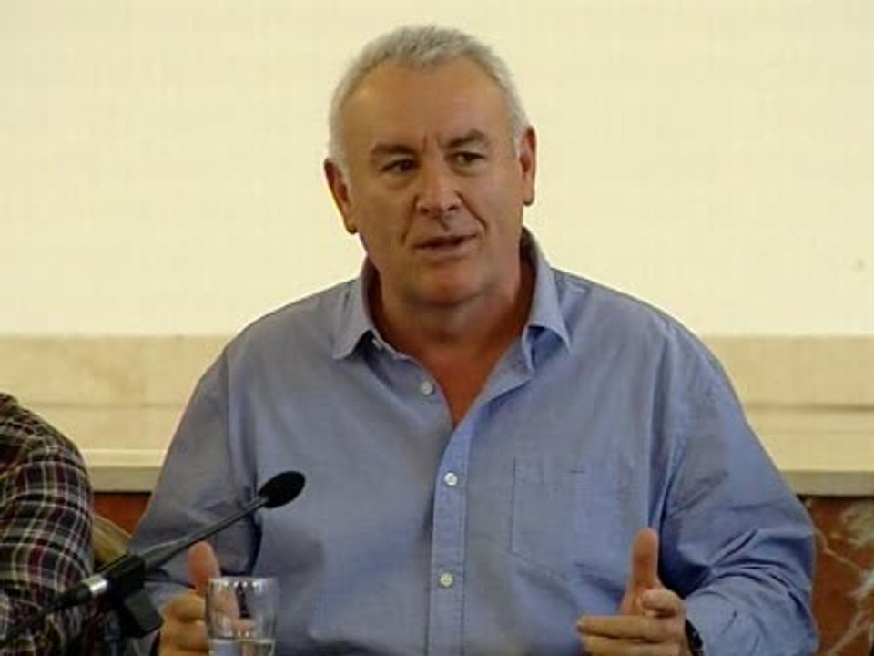 Lara: "La prima de riesgo parece la niña de Rajoy"