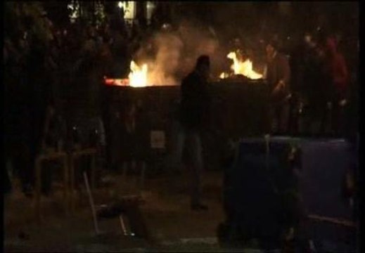 Decenas de detenidos en una concentración de 50.000 personas en Atenas