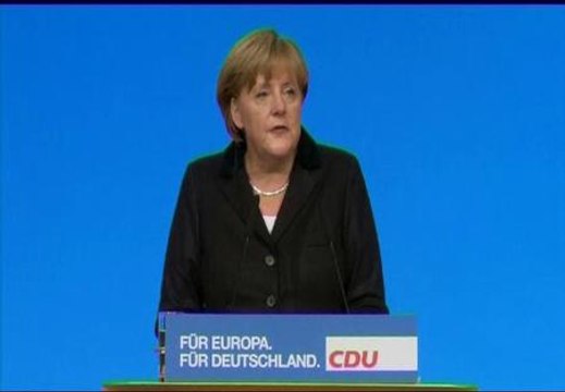 Merkel dice que Europa atraviesa horas bajas