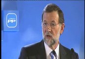 Rajoy se reúne con empresarios en Murcia y Rubalcaba se da un baño de masas en Almería