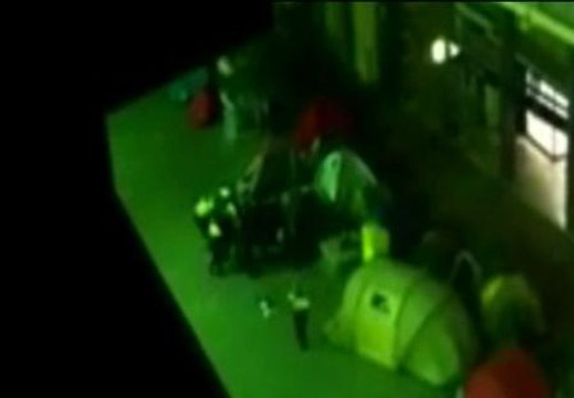 La Policía desaloja a los indignados de Terrasa por superar el número acordado de tiendas