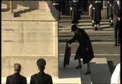 La reina Isabel II preside el homenaje a los caídos en el Domingo de recuerdo