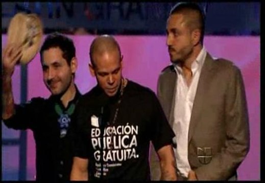 Calle 13 arrasa en los Grammy Latinos