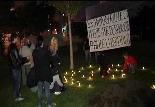 La PAH rinde un homenaje al hombre que se suicidó tras su desahucio