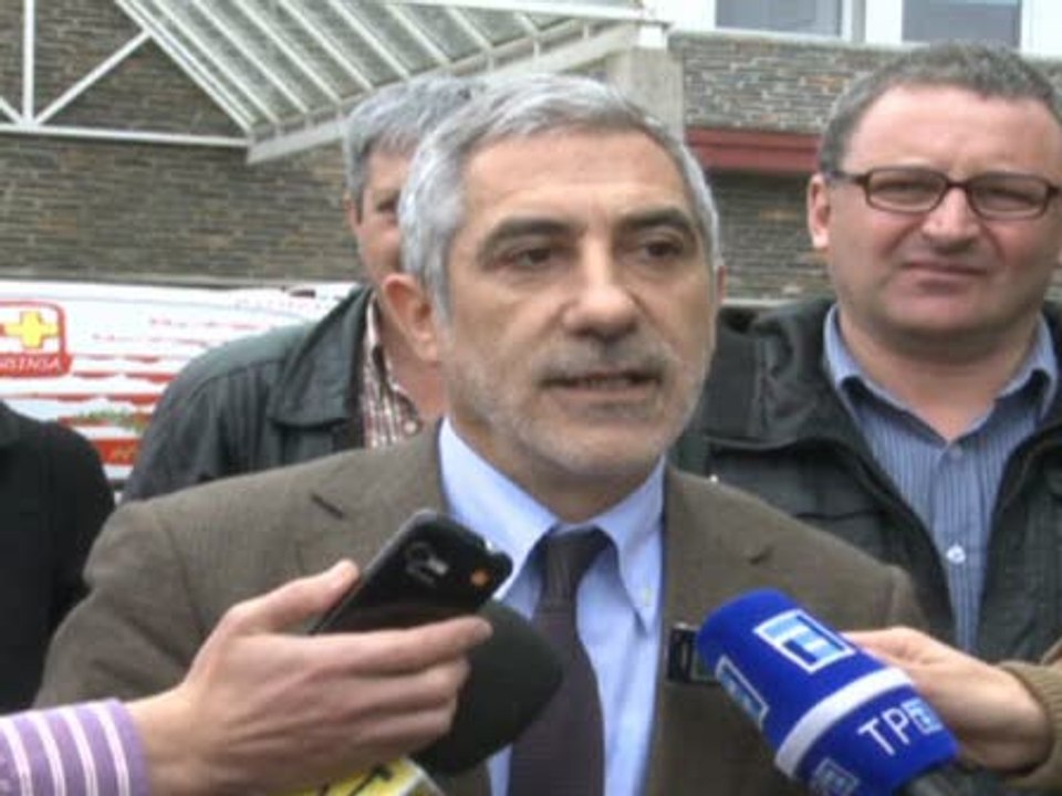 Llamazares apuesta por reorganizar sistema sanitario