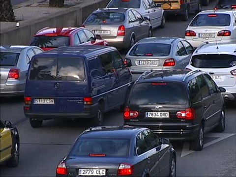 Primeras retenciones en las carreteras de Barcelona