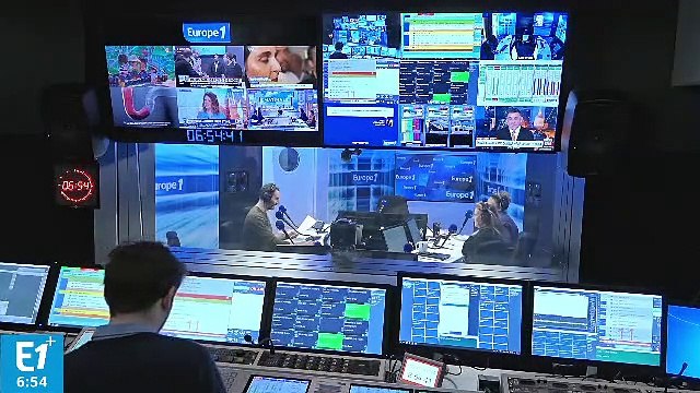 Matthieu Noël : Nikos Aliagas, roi de la diction, est parti à la rencontre des seniors dans un Ipad